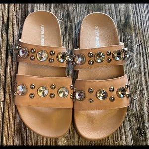 Steve Madden - Tan Slides
